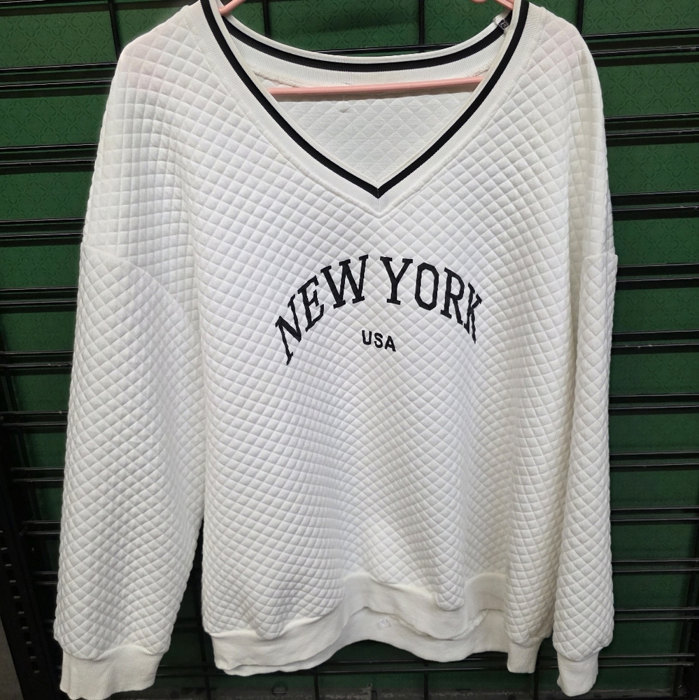 Source Unknown Black and White V-Neck Sweater